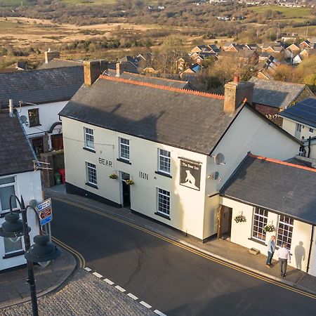 The Bear Inn ラントリサント エクステリア 写真